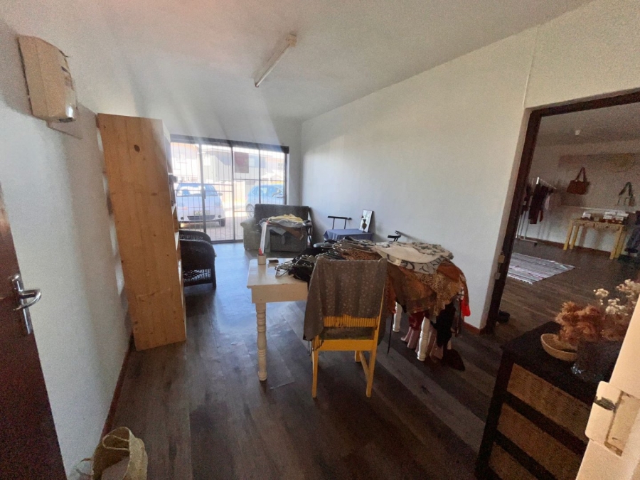 6 Bedroom Property for Sale in Wavecrest Eastern Cape